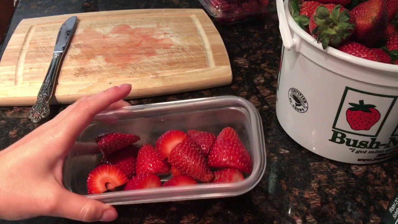 How to make a homemade fruit cup with fresh fruits from the BushnVine