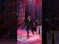 I got the moves like Bublé - Tengo los movimientos de Bublé.