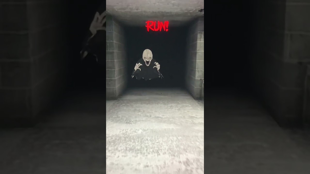 Charlie is hunting me. (Eyes the Horror Game) 