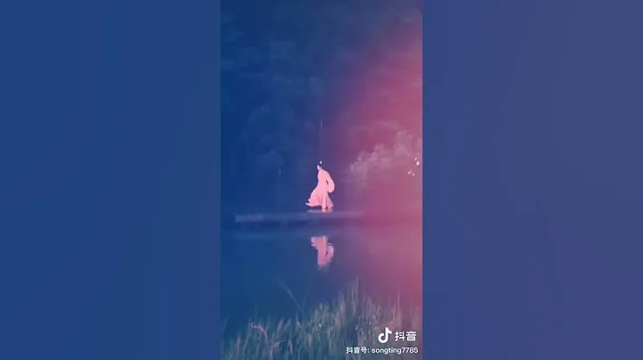 #電視劇版沉香如屑[超話]# 歸人輕嘆沉香牽夢，念念無忘，化身過客，輾轉流連。且願時光知味，歲月沉香，邀君共賞《沉香如屑》期待成毅@成毅 ​帝君好仙 ​ - 天天要聞