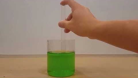 Thí nghiệm minh họa sự tồn tại áp suất khí quyển