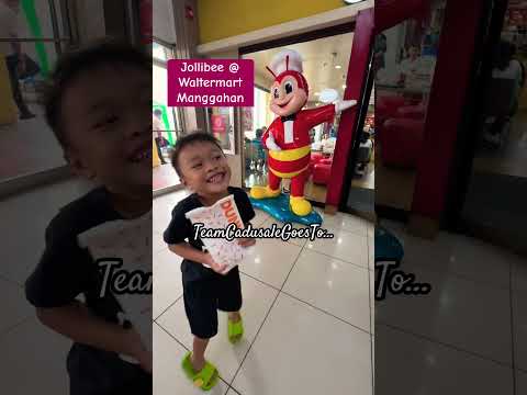 #jollibee #jollibeeAgain Haha  #jollibeebidaangsaya #familyday