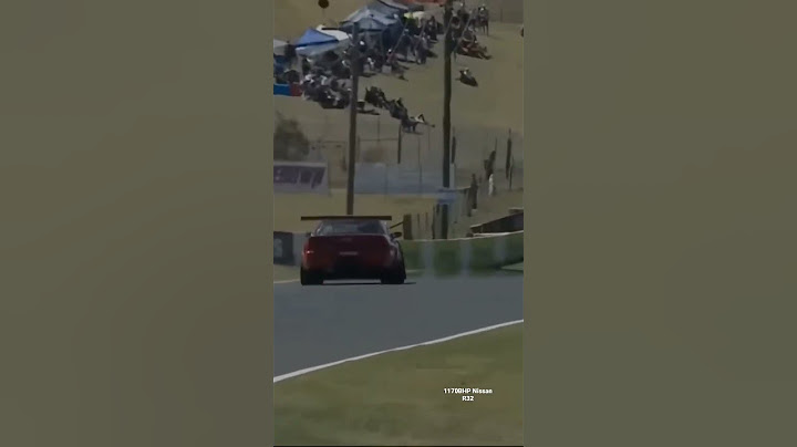 Beautiful RB26 flyby Bathurst Combined Sedans 12hr