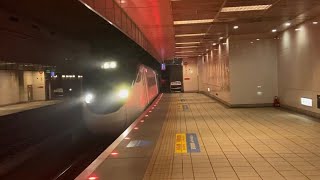 422次綠色線條新自強號EMU3000通過鼓山車站