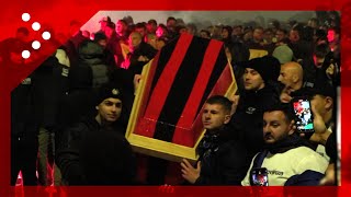 Corteo tifosi Curva Nord dell'Inter da Cairoli al Duomo, in testa una bara con i colori del Milan