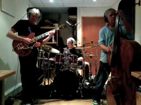 Street Scene by PD3 (Pete Downes Trio) on Gibson C...