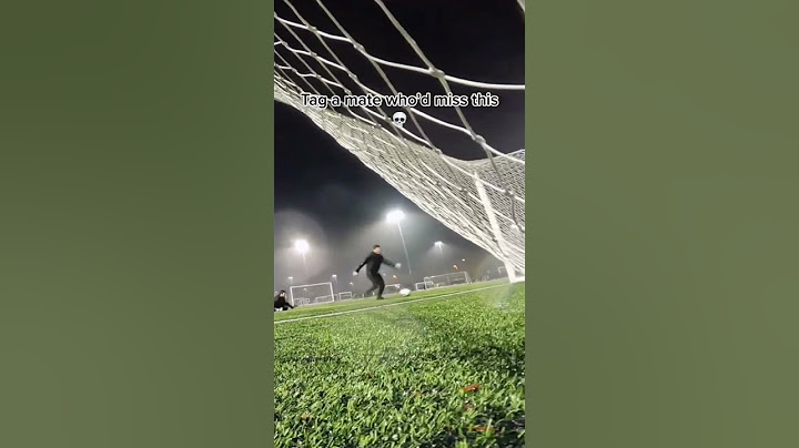 We’re still not sure how that happened😳 #footballfail #footballfails #footballfunny #goalkeeping