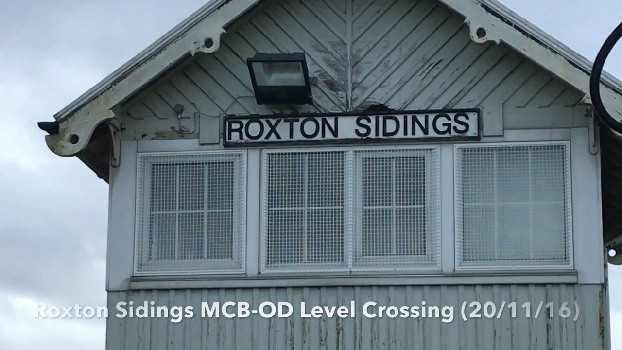 Roxton Sidings MCB-OD Level Crossing (N.E.Lincs) (20/11/2016)