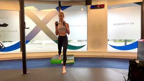 Rear Foot Elevated Split Squat With Rotation