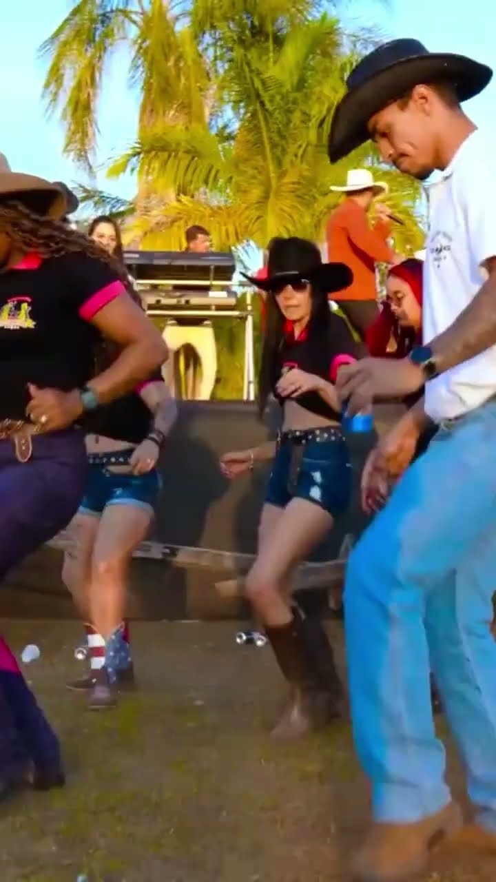 Forró do meu Goiás pipoca em todo Brasil e aí galera quem gostou com #leaozinho #boanoiteee