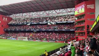 Entrando al estadio “Nemesio Díez”, en Toluca, México.