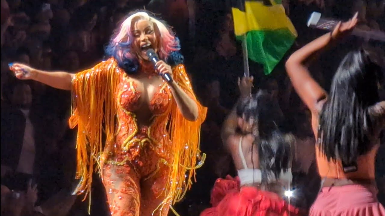 CARDI B SAYS TRUMP WANTS TO DEPORT HER & TELLS STEFON DIGGS SHE IS THE PRIZE BUT HE PLAY TO MUCH