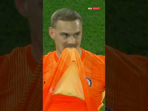 Video Errore in disimpegno del Chelsea, Vitinha supera Jorgensen con un pallonetto delizioso ?