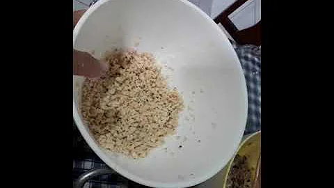 Como limpar feijão fradinho para fazer acarajé?