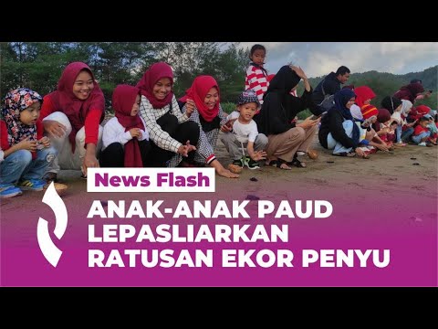 Senangnya Anak-anak PAUD Lepasliarkan Tukik ke Habitatnya di Pesisir Selatan Pacitan