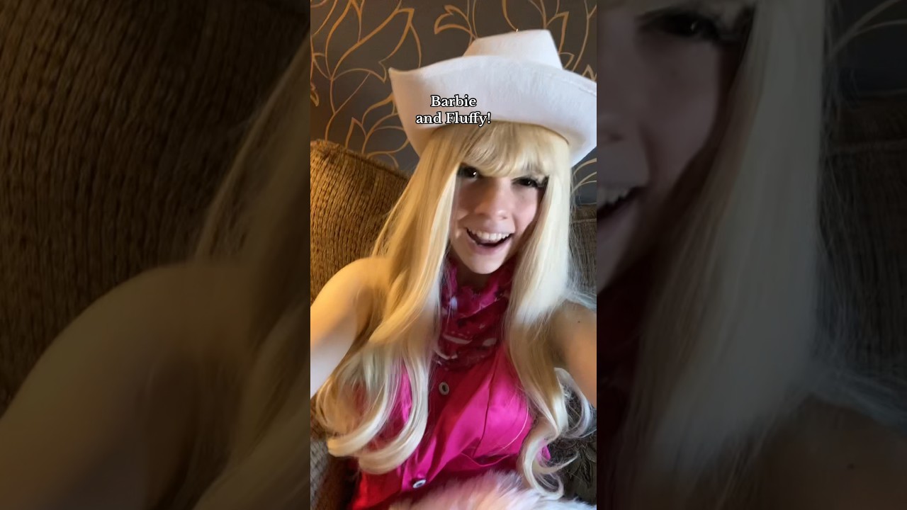 SHE’S BAAACK! I also call her Fluffunie hehe; Camera finally shows my freckles kind of?! #cosplay