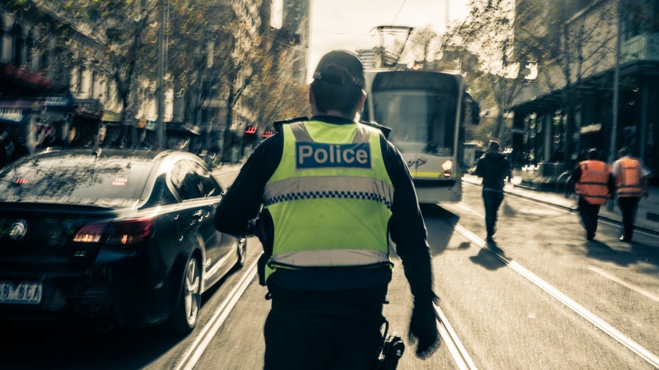 Vic police officers accused of falsely identifying as non-binary for clothing allowance