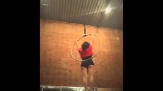 Lyra swinging inverted splits