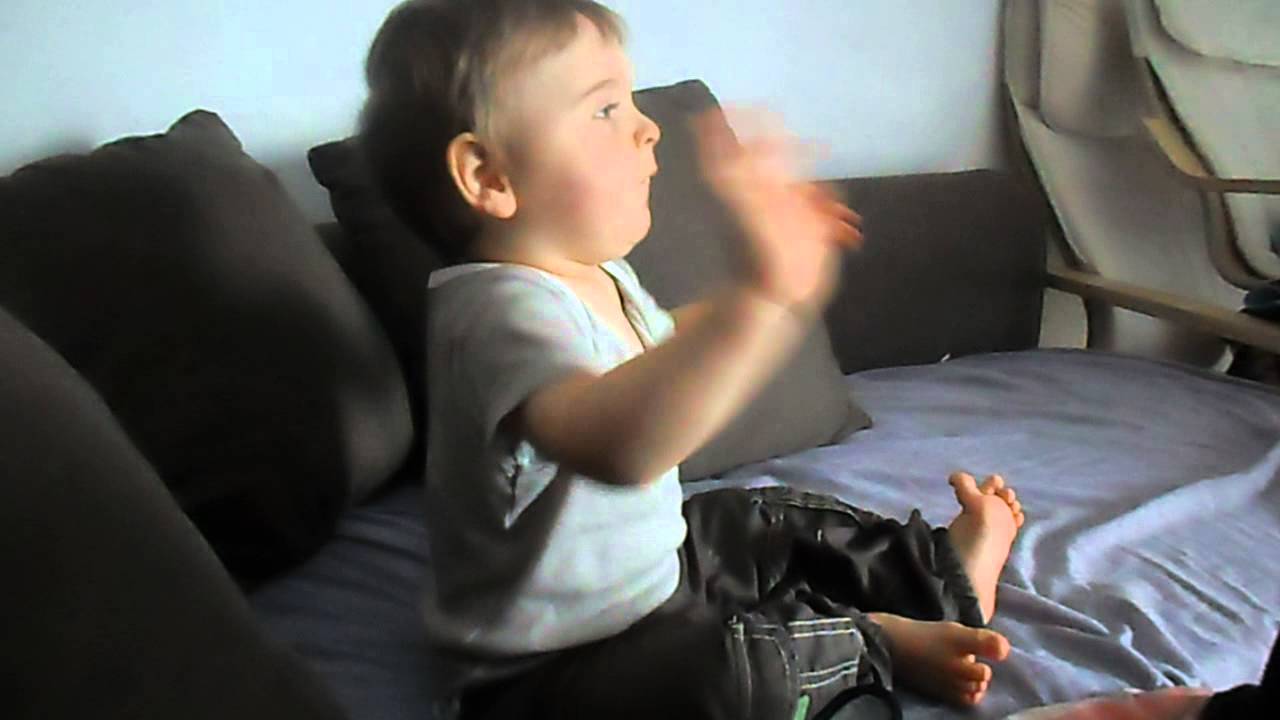 Bebe Qui Danse Et Chante Sur Magic System Youtube Bebe Qui Danse Et Chante Sur Magic System Youtube