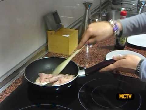 Vídeo: Amanida Amb Creps I Carn De Conill