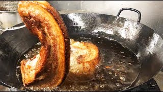 中華仕込み  【南乳扣肉】  Preparing the pork stew.　チャーシューメン