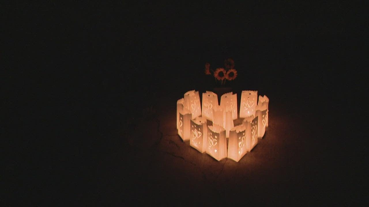 Richmond Hill neighbors light candles in remembrance YouTube