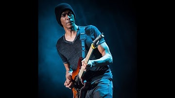 GREG HOWE MELODIC LICK WITH HYBRID PICKING