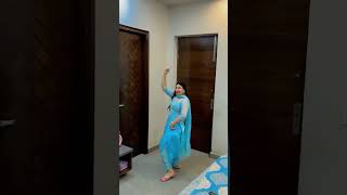 Maa Ko Sikha Rahe Hai Beti Dance 🥰