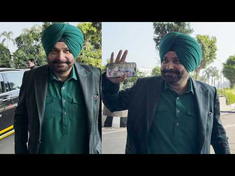 Navjot Singh Sidhu Spotted At Airport