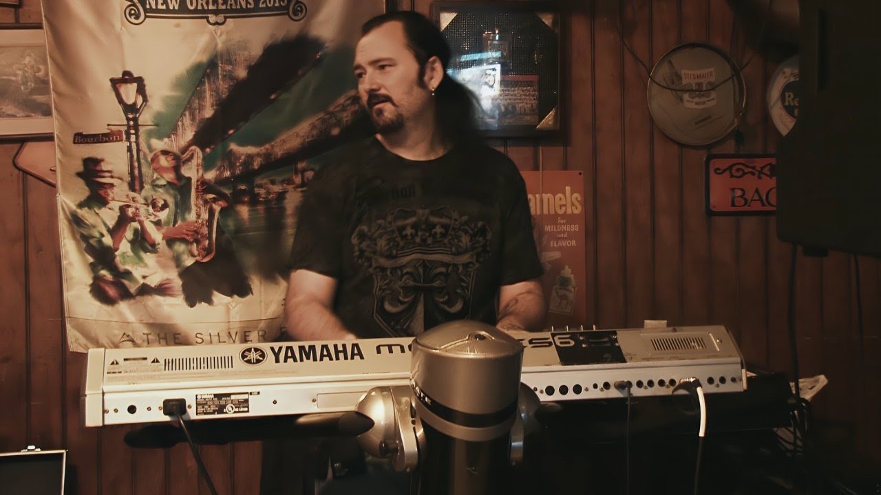 the band "Blackbird" - Three Dog Night - Never Been To Spain