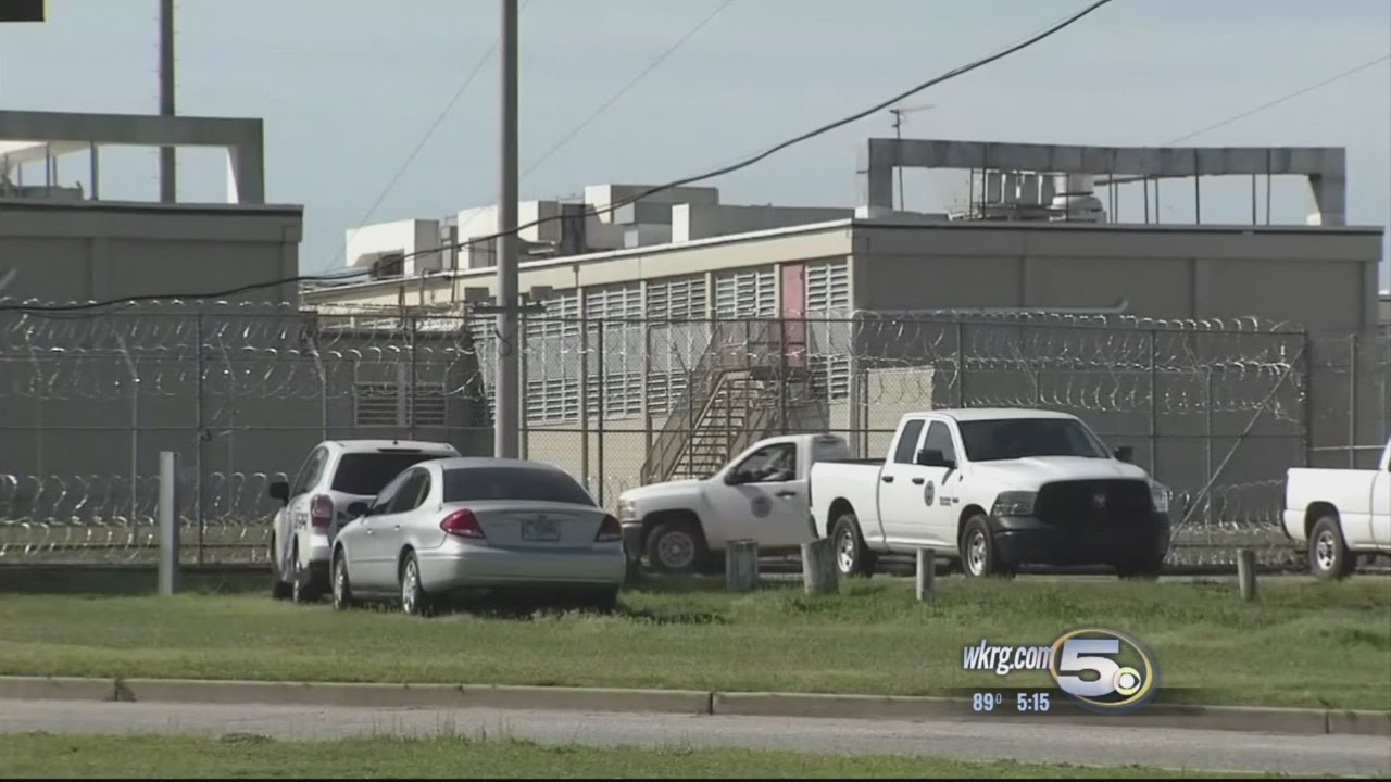 Corrections Officer Talks Fears and Failures at Holman