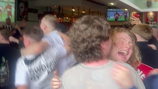 *ABSOLUTE CARNAGE* in the BIGGEST Manchester United Fans Pub For The @thefacup Final!