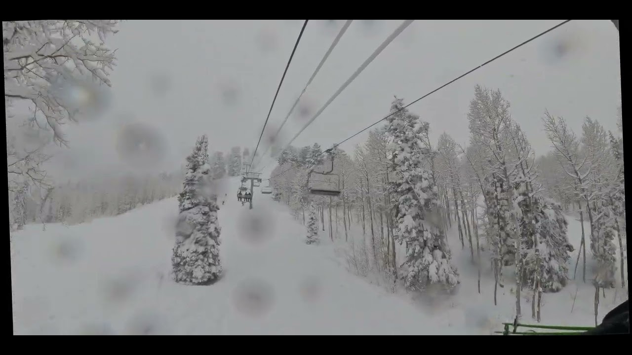 Apex Express lift at Solitude, 1 Jan 2023 - YouTube