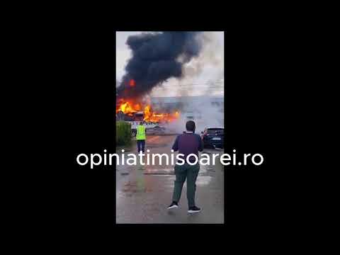 A luat foc un autocar in care se aflau 30 de elevi, pe o sosea din Banat