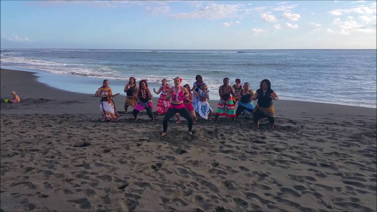 Chorégraphie zumba "Ici la Réunion" Plage Étangsalé 974 YouTube