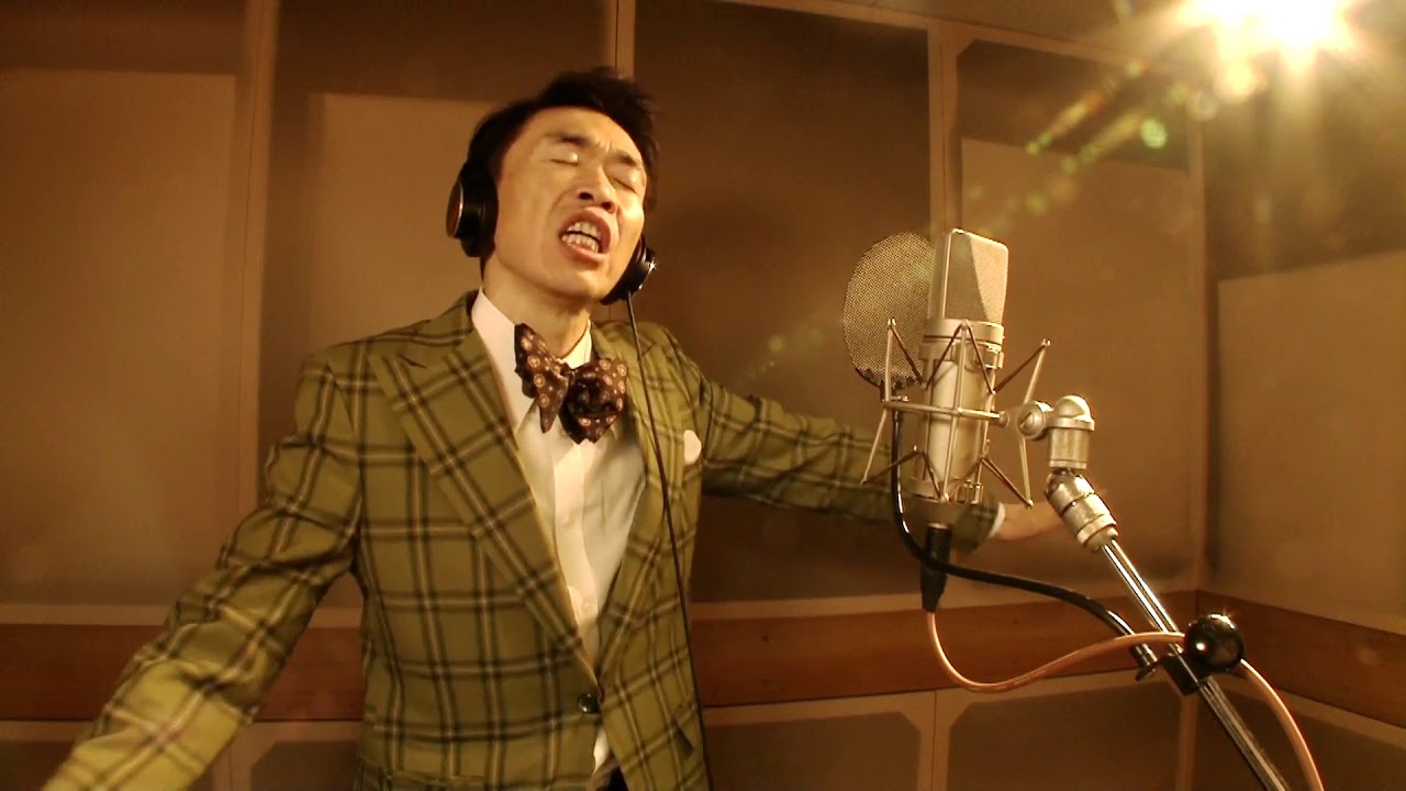 Roberto Sugiura canta 