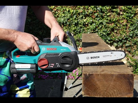 Battery Powered Chainsaw Bosch Ake 30 Li test