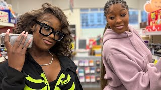 видео: Чейз приглашает Мэгги на вечеринку в честь Хэллоуина в его офисе. картинка: Чейз приглашает Мэгги на вечеринку в честь Хэллоуина в его офисе.