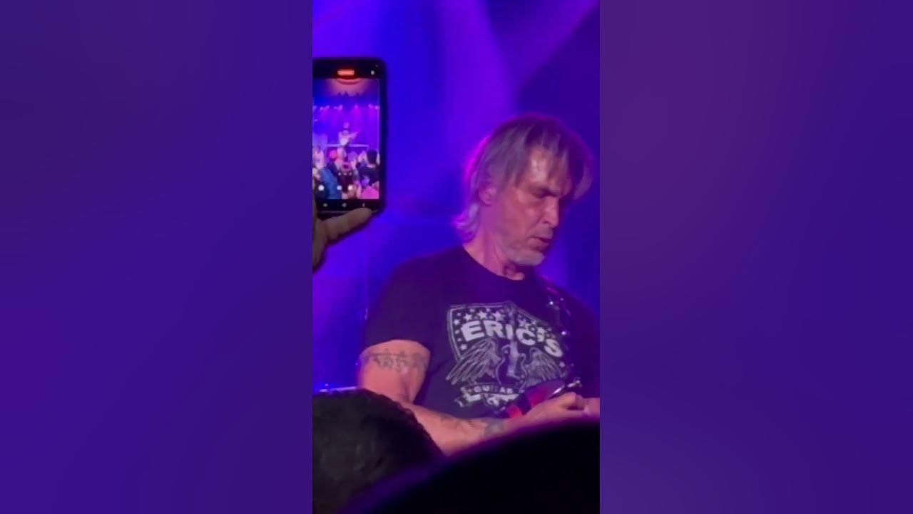 GEORGE LYNCH “Guitar Solo” live at Jergels in Warrendale, PA #georgelynch #dokken #lynchmob #guitar GEORGE LYNCH “Guitar Solo” live at Jergels in Warrendale, PA #georgelynch #dokken #lynchmob #guitar