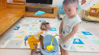 So funny | Pupu helped Nguyen get the potty to pee like a real professional.