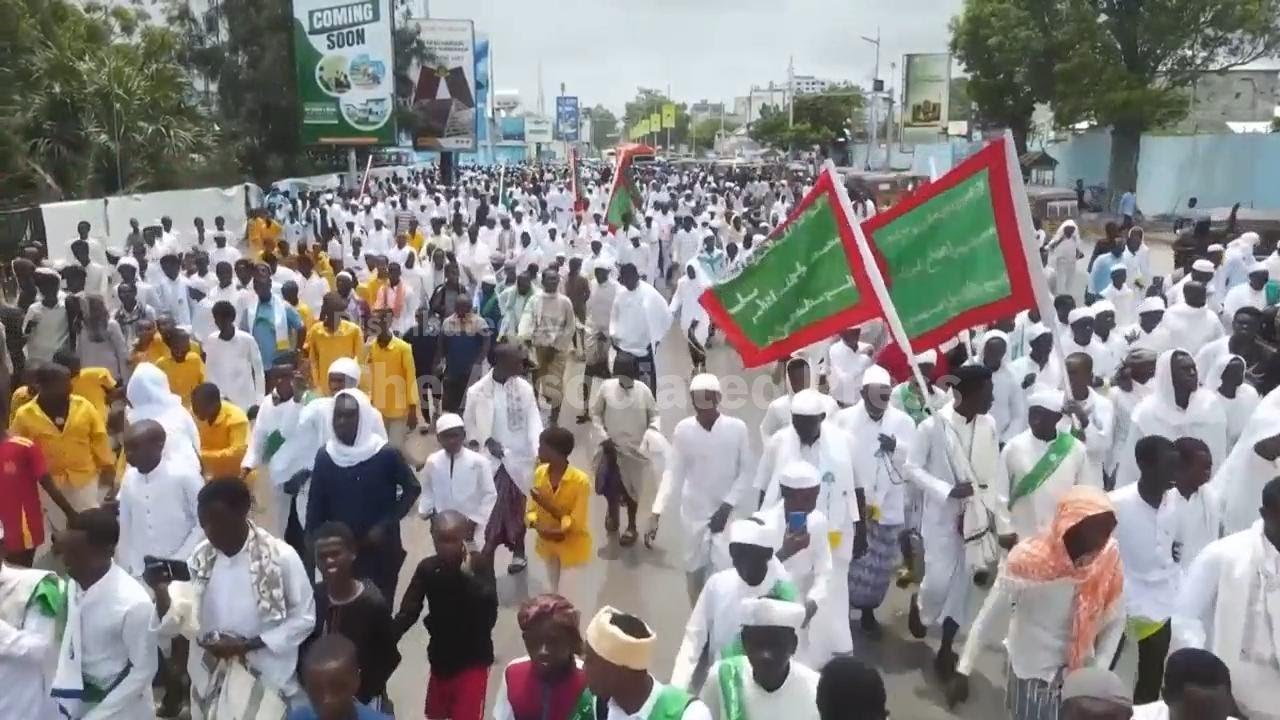 Somalis honor legacy of Islam's Prophet Muhammad during religious festivities