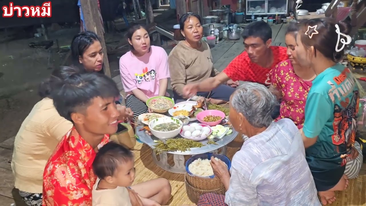 นานๆที จะได้กินข้าวพร้อมกัน.