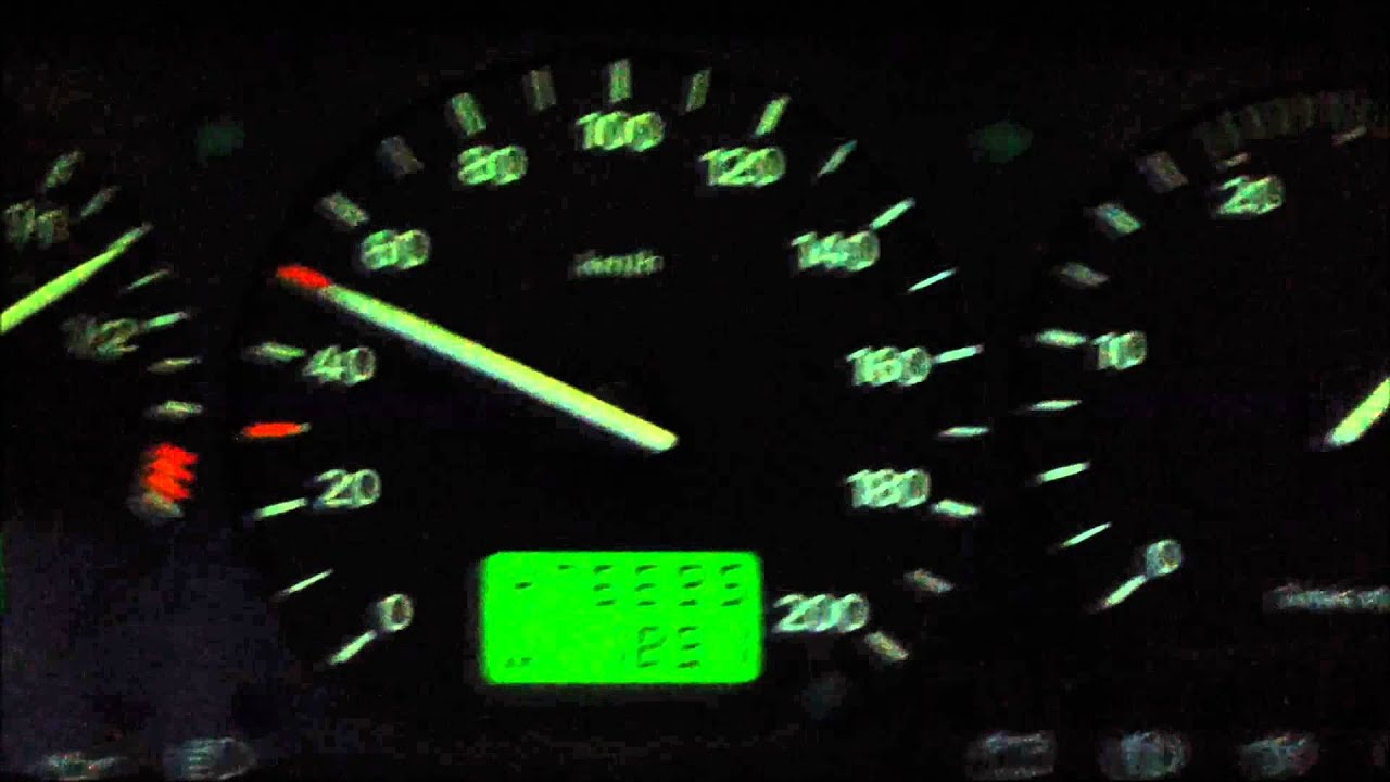 VW T4 2.5 TDI Hits 118 MPH In Autobahn Top Speed Run