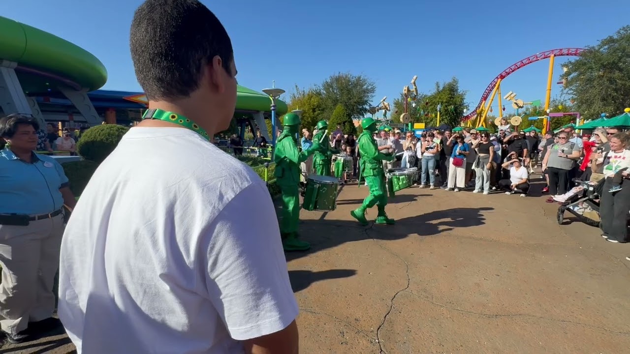 Soldados em Toy Story Land