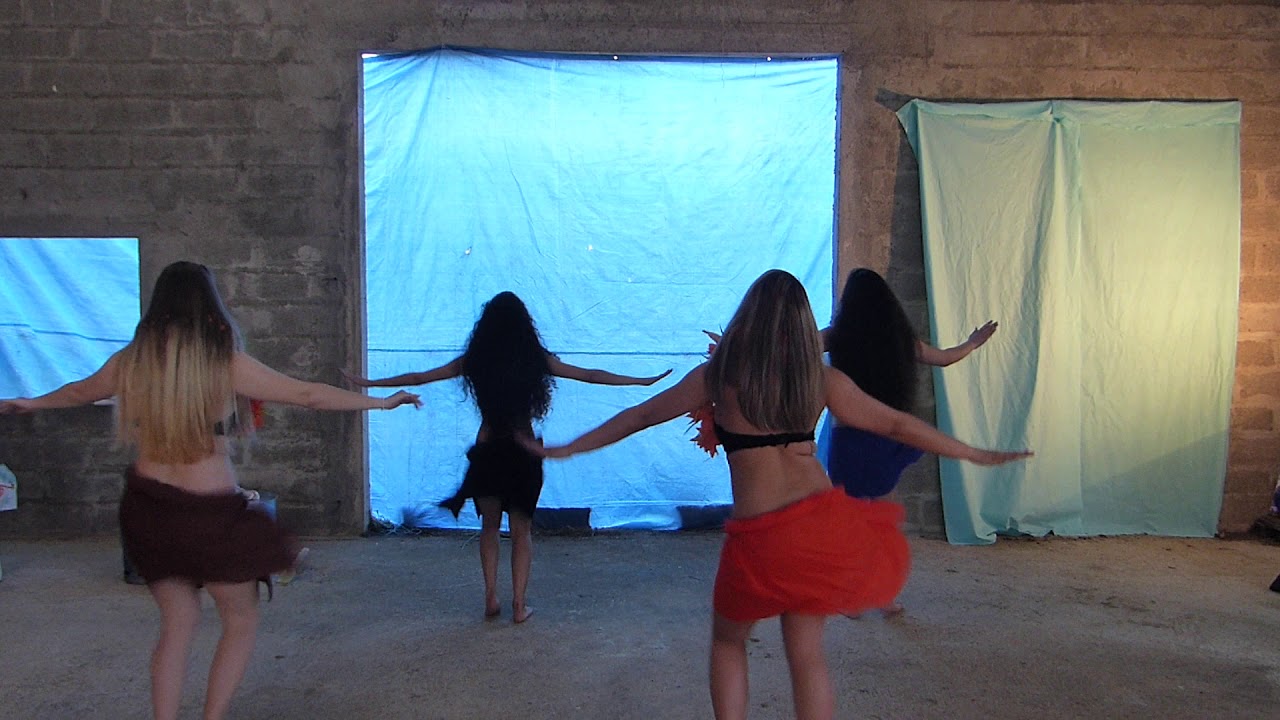 Danse tahitienne - YouTube