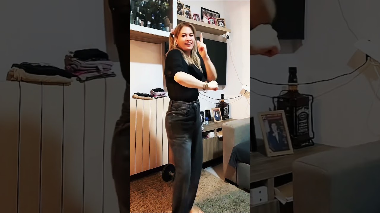 ‪@Famoustiktokerss‬