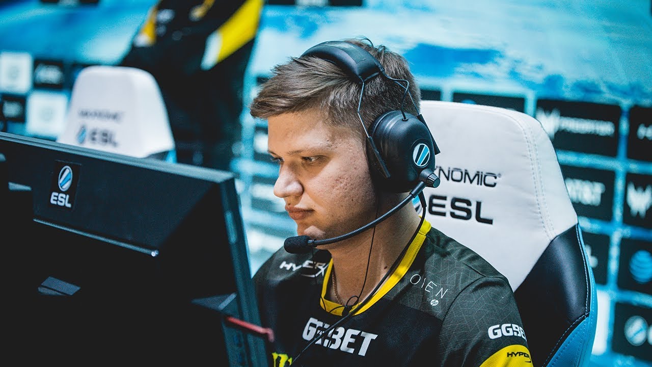 Simple navi. Симпл КИБЕРСПОРТСМЕН. Navi s1mple. Navi Симпл ава. S1mple мажор 2023.