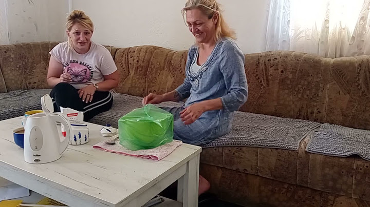 Jana nesto izvodi pravi neke sastojke pogledajte I sami