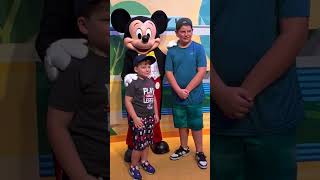 Meeting Mickey Mouse Meet &amp; Greet in EPCOT at Disney World