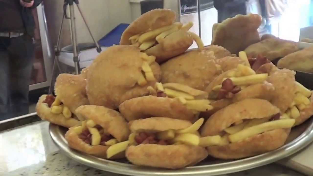 La Friggitoria Vomero, preparazione di arancini, frittatine di pasta e
